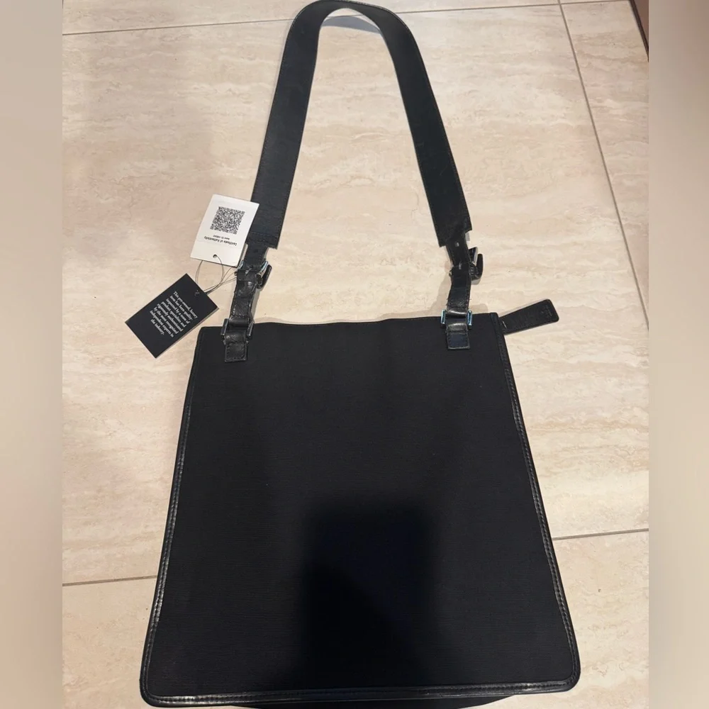 GUCCI GG Supreme Shoulder Nylon‎ Leather Trimmed Messenger 92560